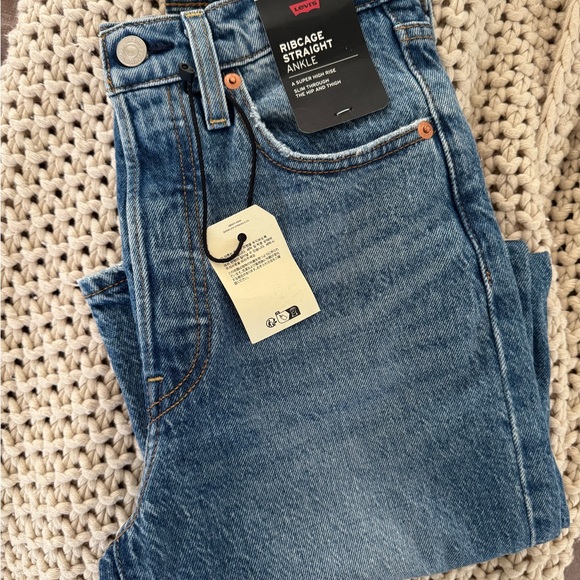 Levi's Denim - NWT Levi's Ribcage Straight Ankle Jeans - Blue Denim